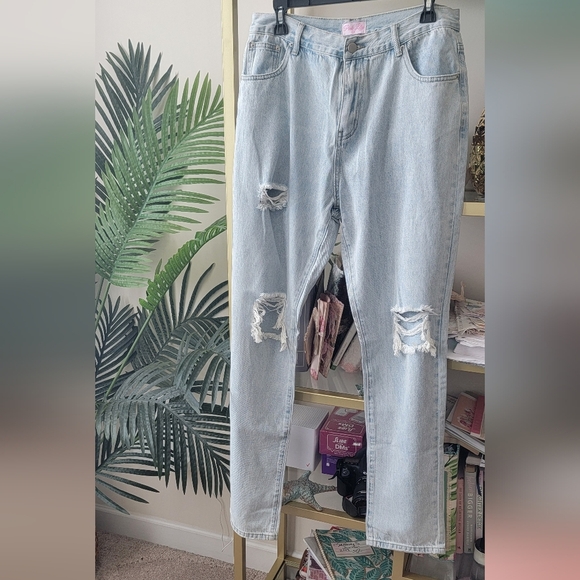 NWOT Pink Lily Boutique - Light Blue Distressed Straight Leg Jeans - Size 30 - Picture 2 of 6